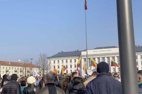 4de18c03-5c47-437a-97cb-8bae44ebd0f8