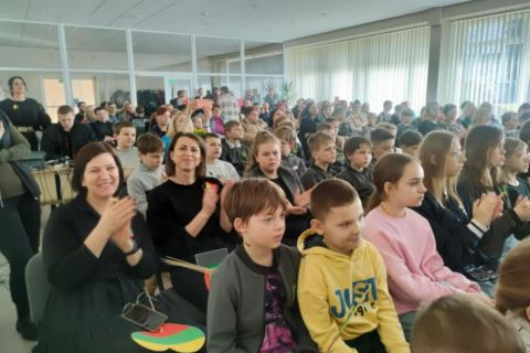 a7998d46-abf4-4ee3-a262-69d247965ff3