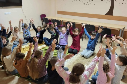 b4a97840-55f0-40b8-9f64-149692740f9d