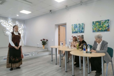 acbedca1-d723-4201-998d-4016172fd33b