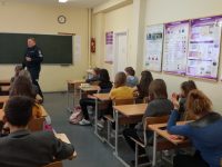Gimnazijoje lankėsi policijos pareigūnai