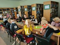 Antrokų išvyka į Gruzdžių miestelio biblioteką