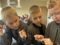 Linksmi eksperimentai gimnazijos laboratorijoje