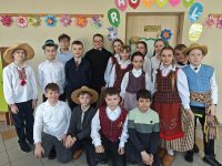 Kaziuko mugės šurmulys Gruzdžių gimnazijoje