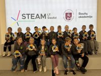 Antrokų išvyka į VU ŠA Steam centrą
